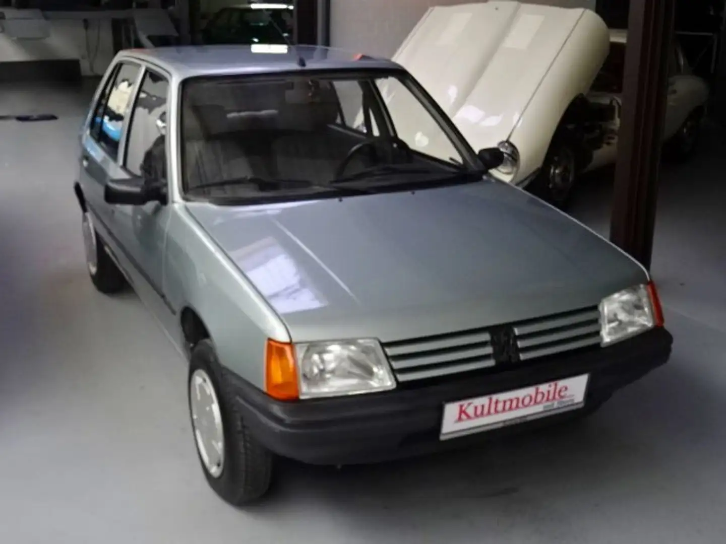 Peugeot 205 205 GR D Grün - 2