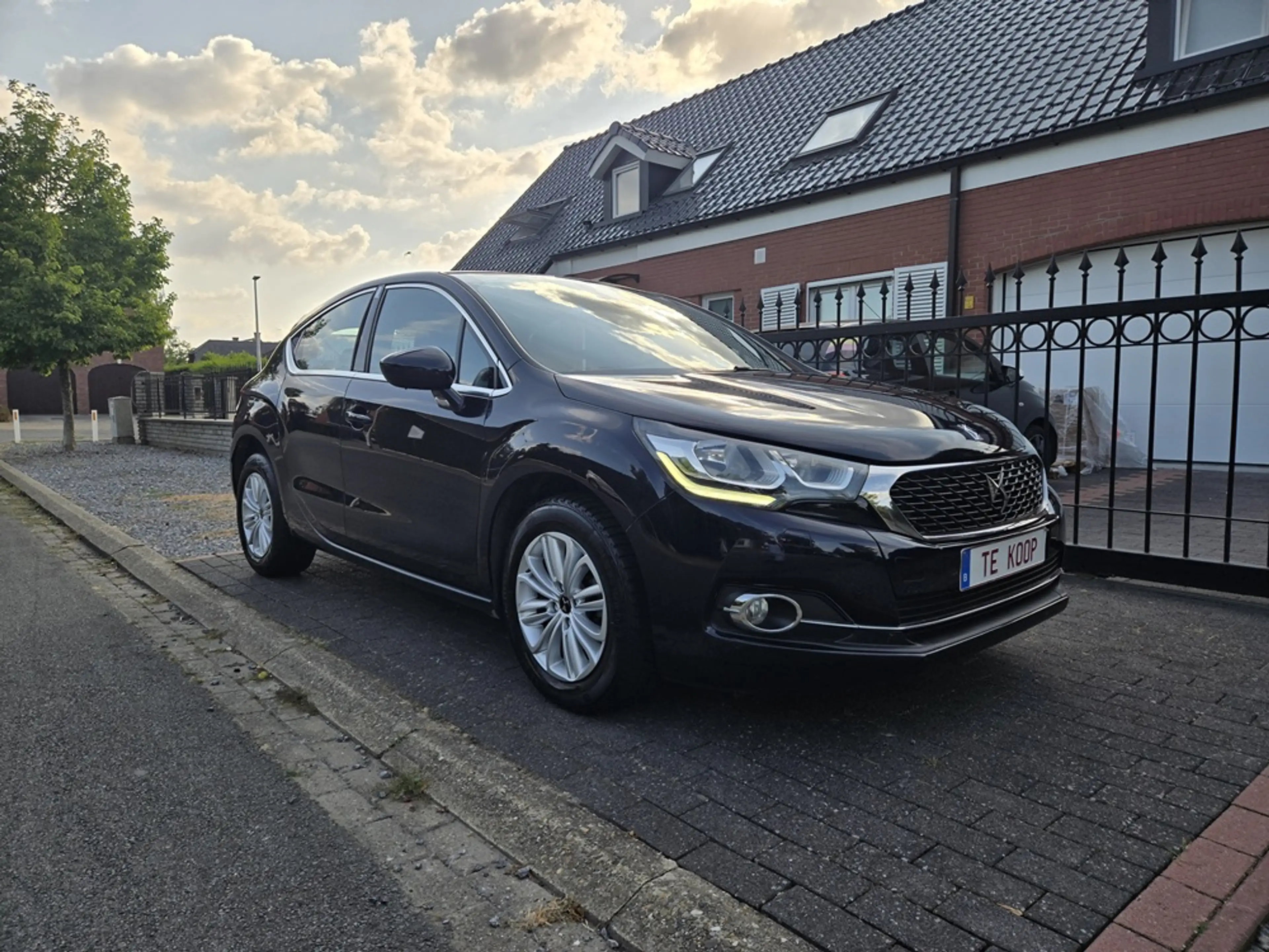 DS Automobiles DS 4 DS 4 1.2 PureTech Business GPS