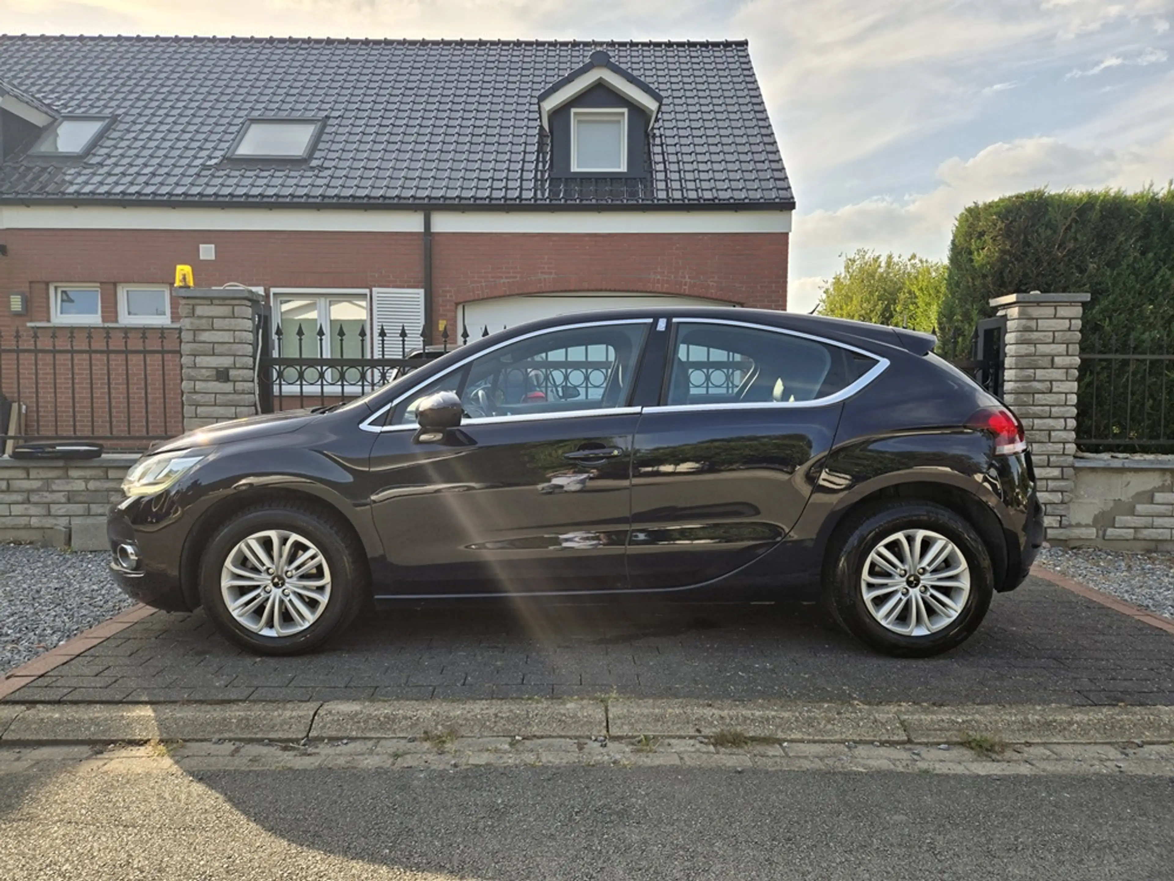 DS Automobiles DS 4 DS 4 1.2 PureTech Business GPS — photo 4