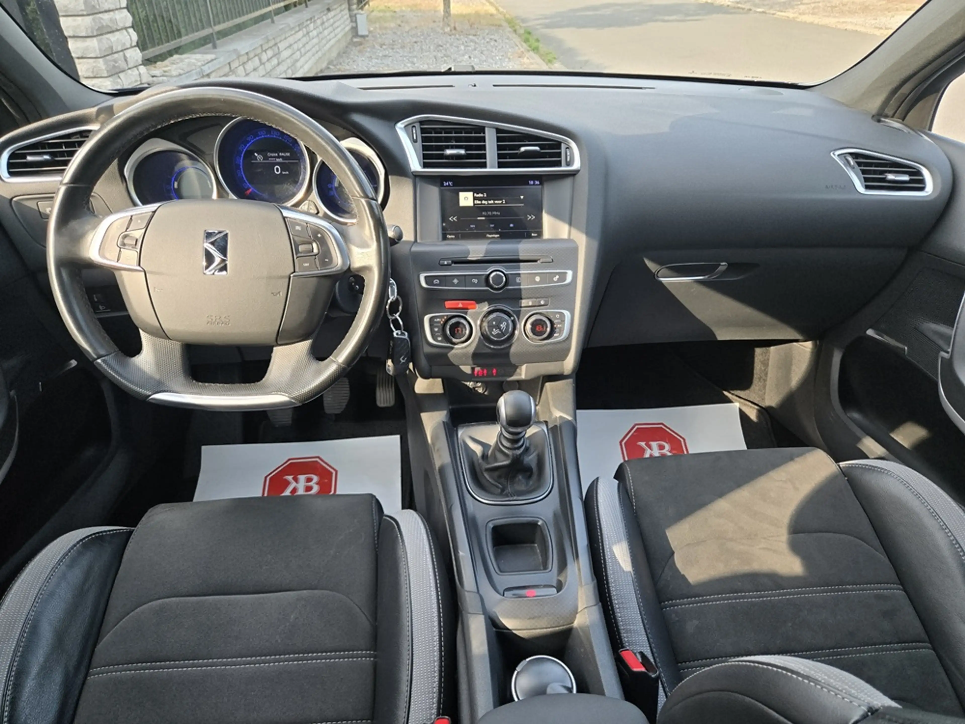DS Automobiles DS 4 DS 4 1.2 PureTech Business GPS — photo 9