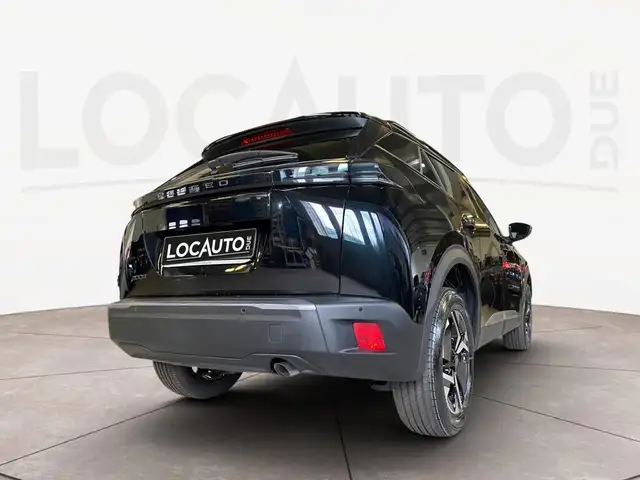 Peugeot 2008 view 4