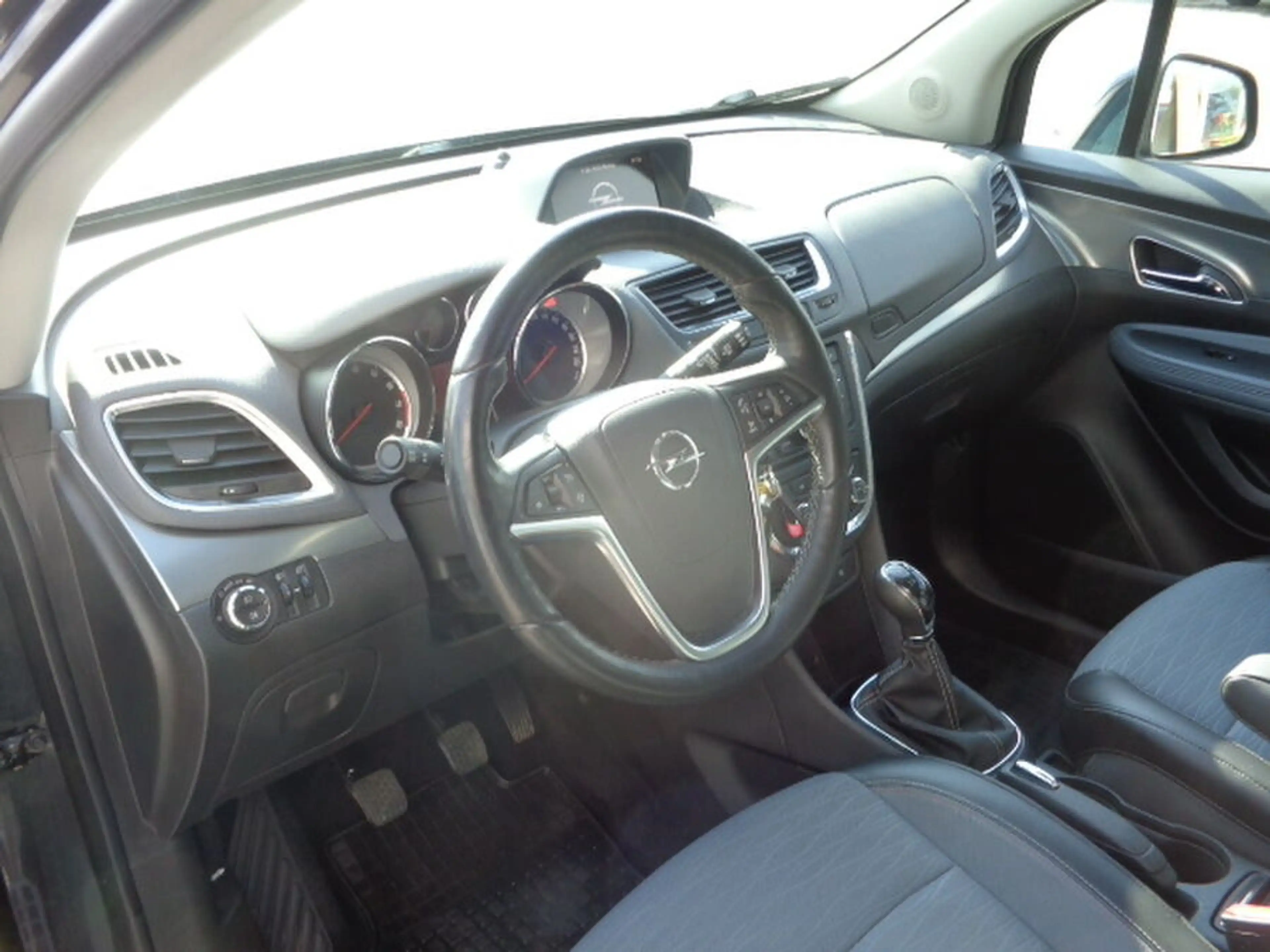 Opel Mokka 1,6 Cosmo — photo 6