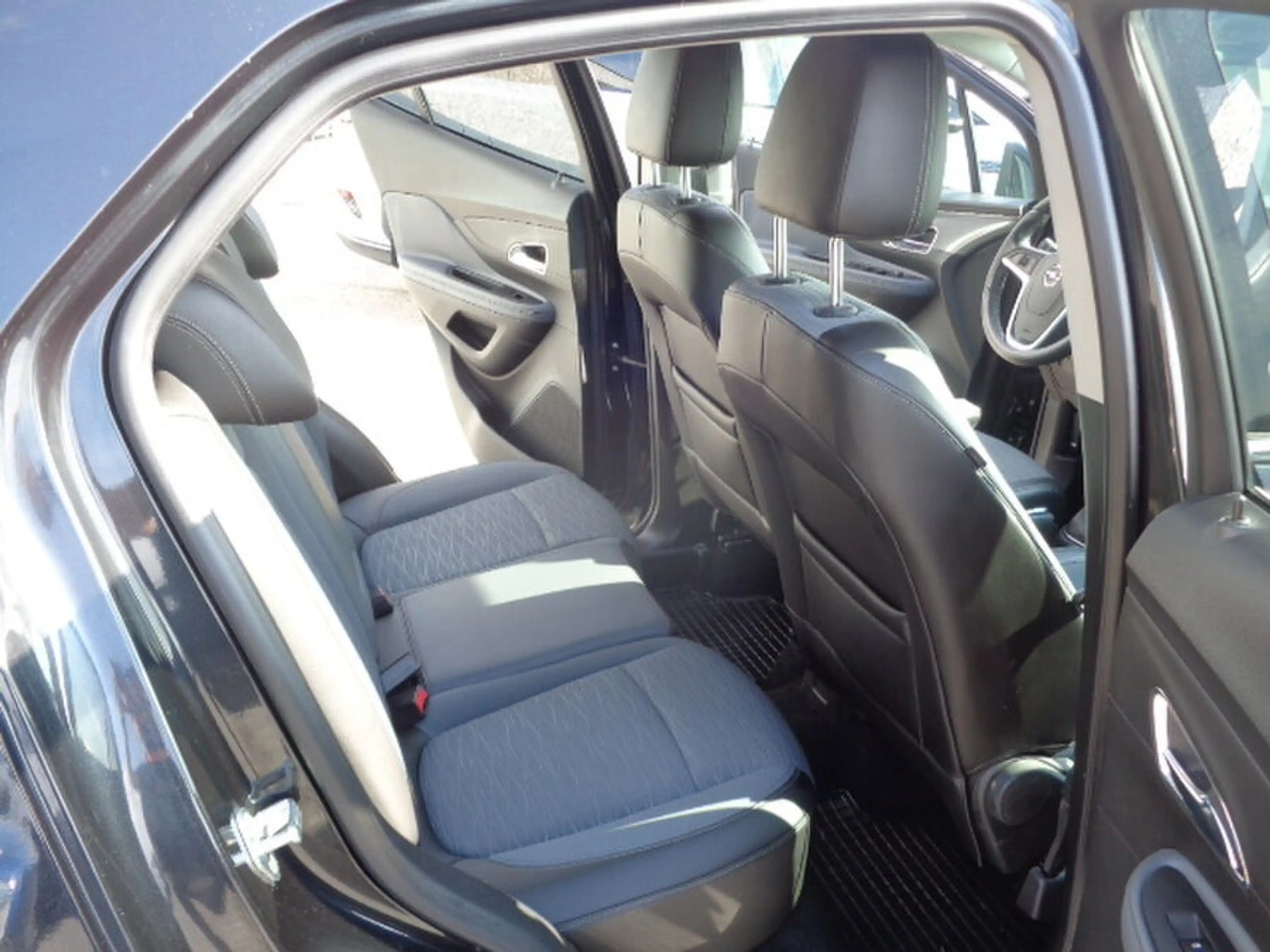 Opel Mokka 1,6 Cosmo — photo 9