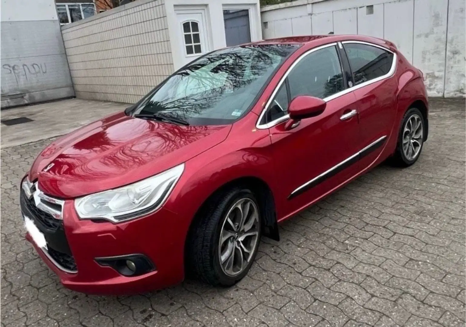 Citroen DS4 e-HDi 110 EGS6 SoChic - 2
