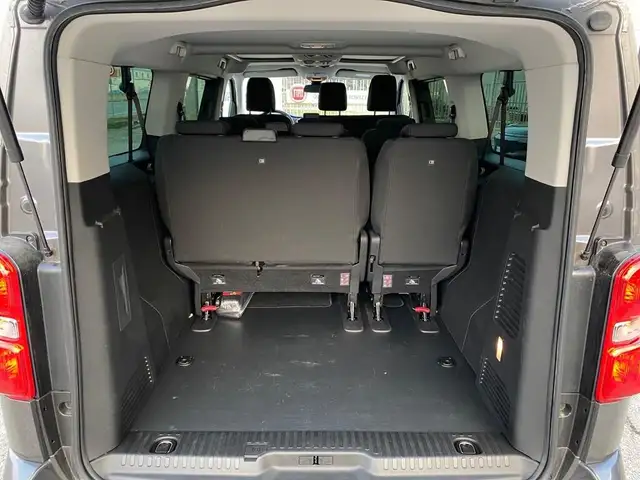 Opel Zafira Life view 10