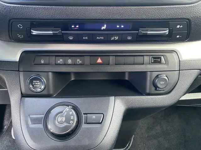 Opel Zafira Life view 12