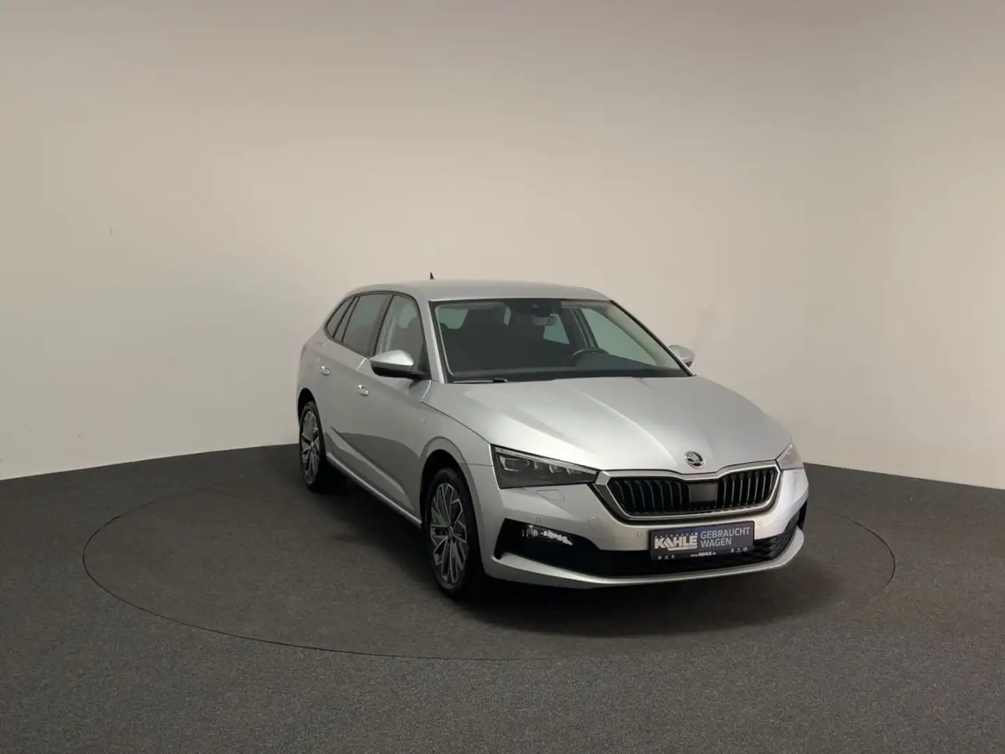 Skoda Scala 1.0 TSI DSG Tour Klima Navi Rückfahrkamera Silber - 2