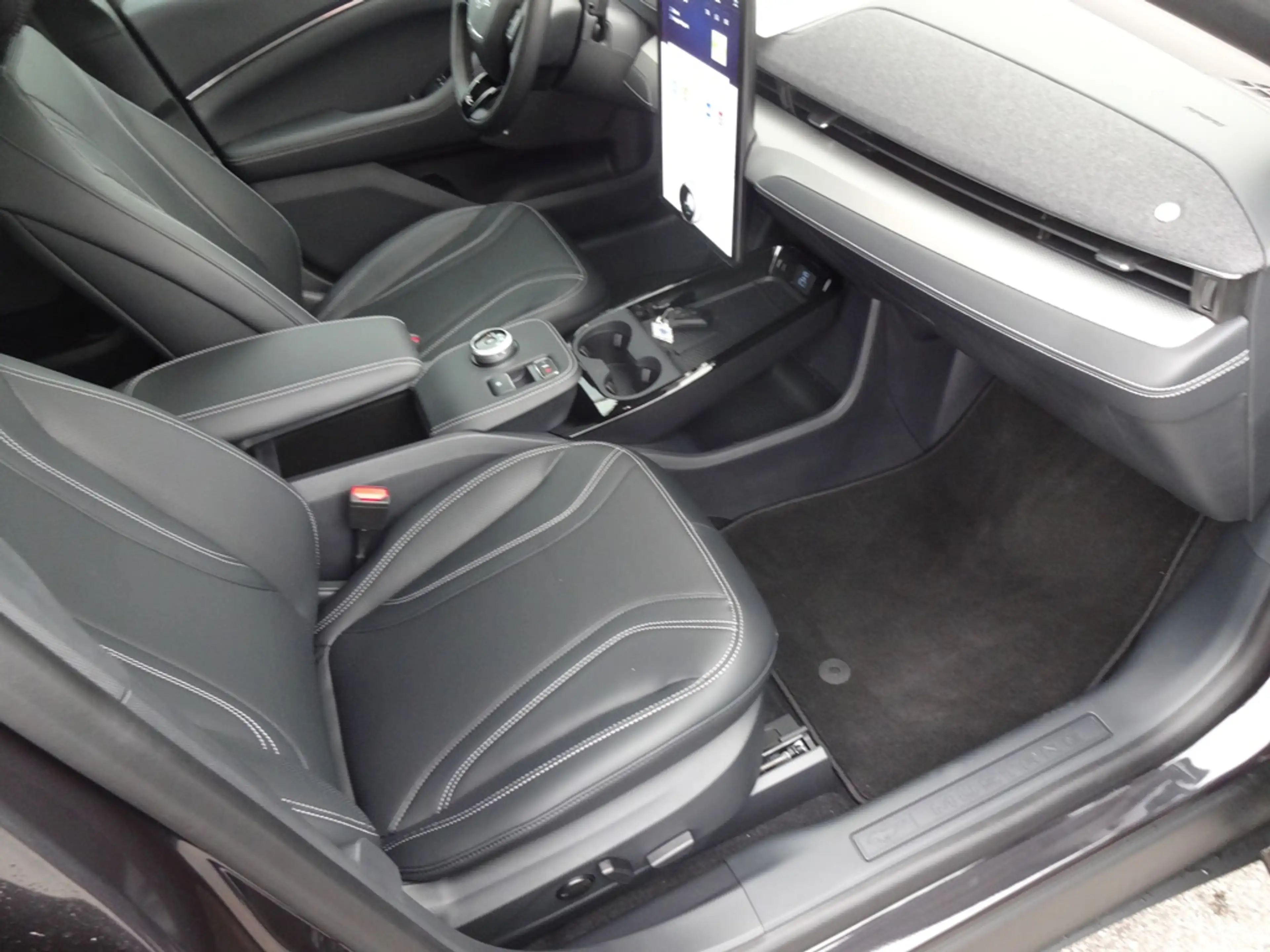 Ford Mustang Mach-E Mach-E Extended 99KW mit Technologiepaket 2 — photo 13