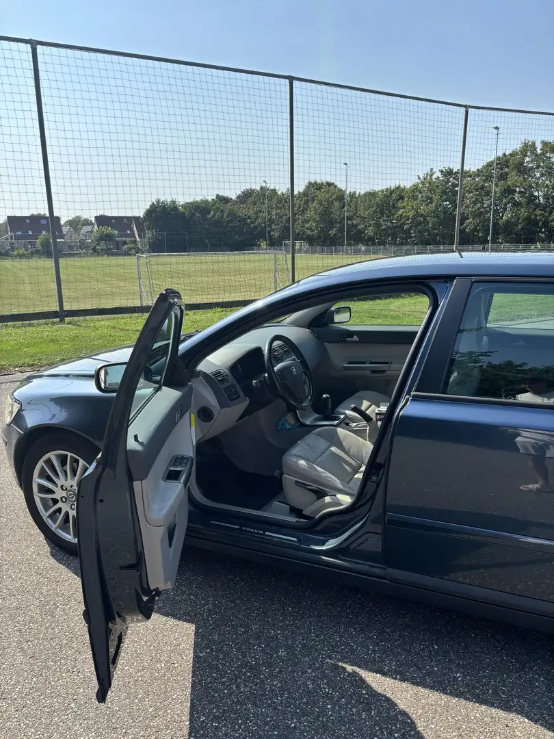 Volvo V50 2.4 Momentum Blauw - 2