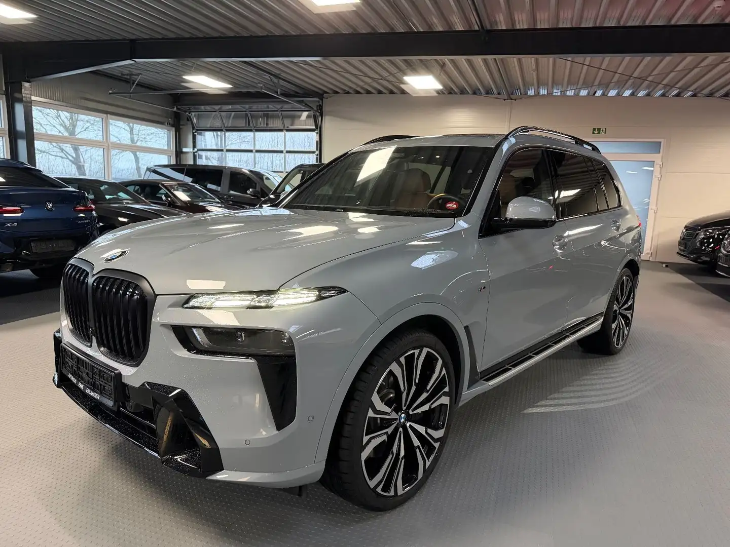 BMW X7 40d M Sport Pro -Crystal-Bowers&W-SkyLou-23Zo Gris - 1