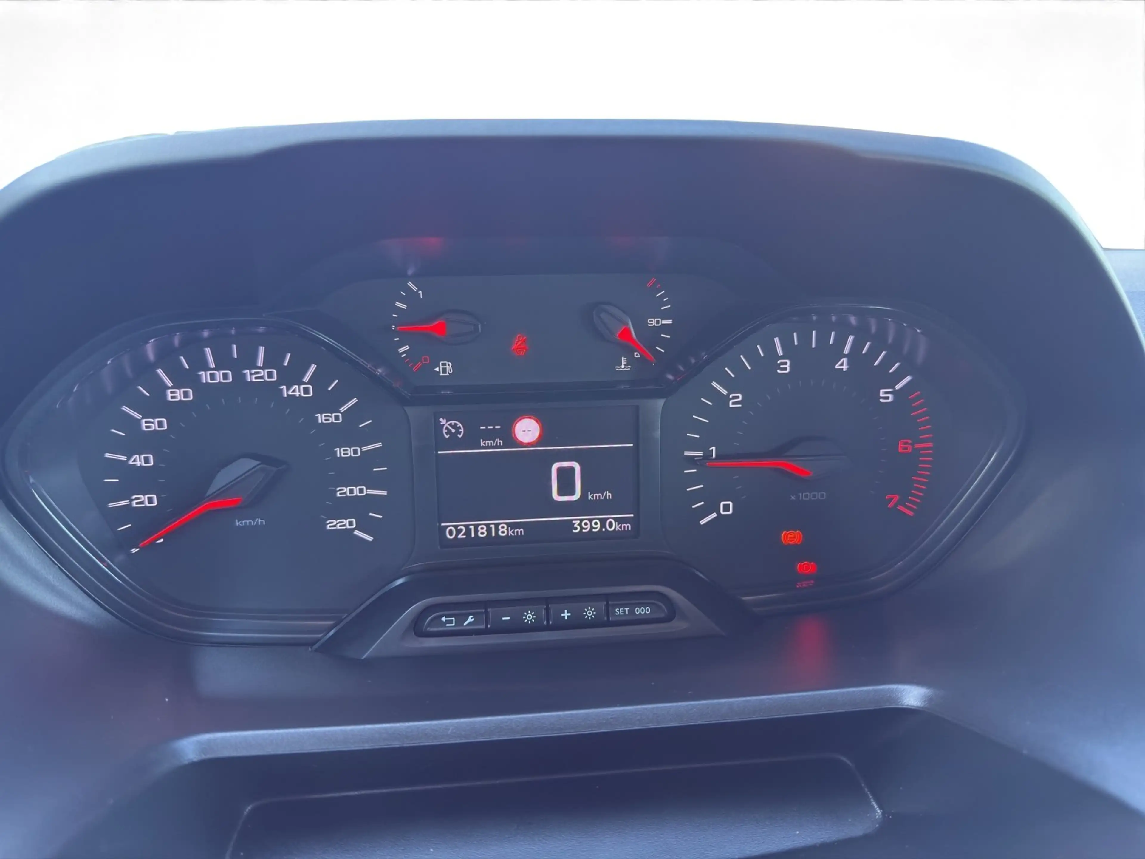 Peugeot Rifter 1.2 PureTech 110 L2 S&S Allure N1 PDC — photo 13