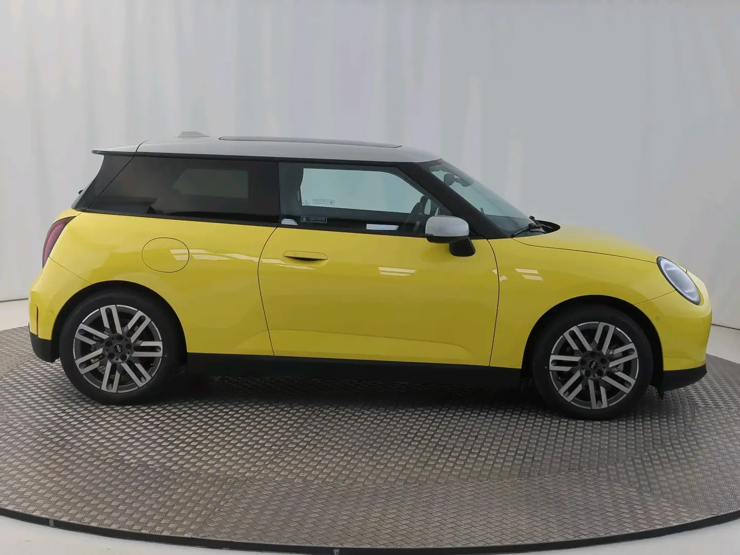 MINI Cooper SE Classic Geel - 2