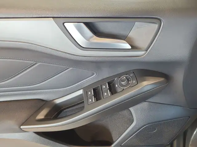 Ford Focus view 8