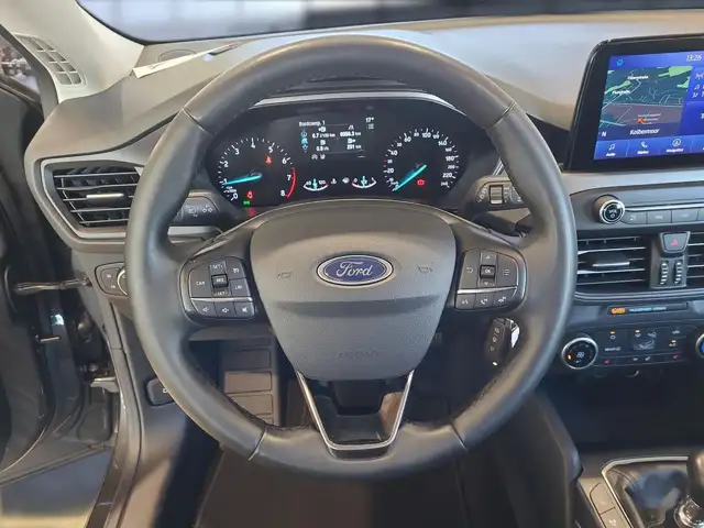 Ford Focus view 15