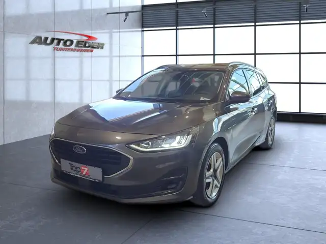 Ford Focus view 2