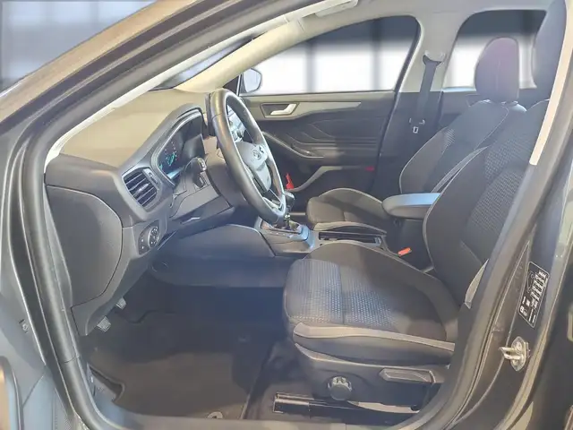 Ford Focus view 9