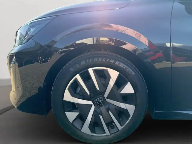 Peugeot 208 view 7