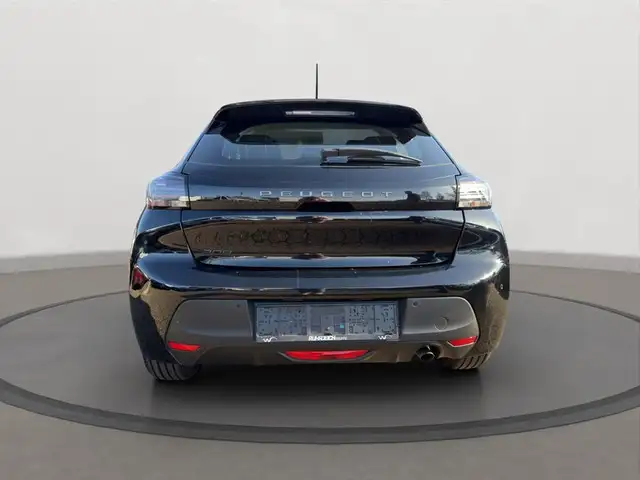Peugeot 208 view 4