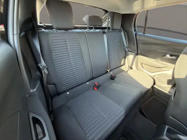Peugeot 208 view 15