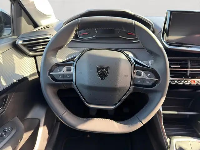 Peugeot 208 view 13