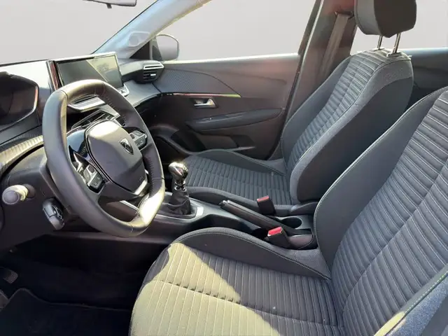 Peugeot 208 view 8