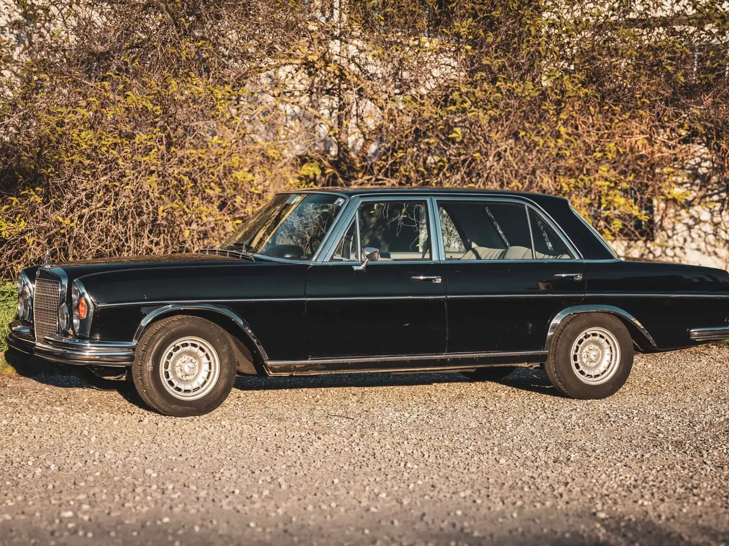 Mercedes-Benz 300 V8 SEL 6.3 Nero - 2