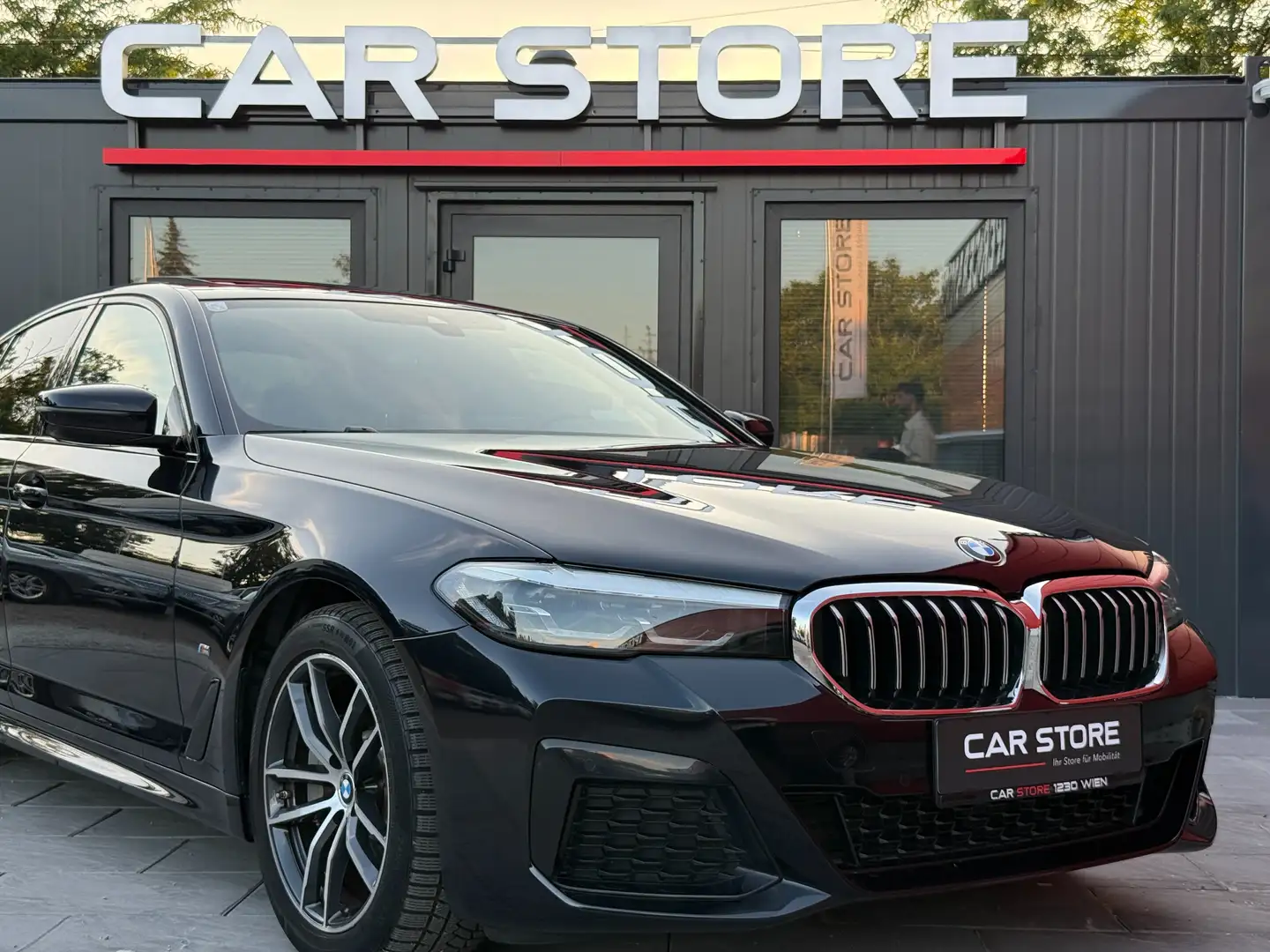 BMW 530 530i-xDrive|M-Sport|Schiebedach|Spurhalte|Kamera| Noir - 2