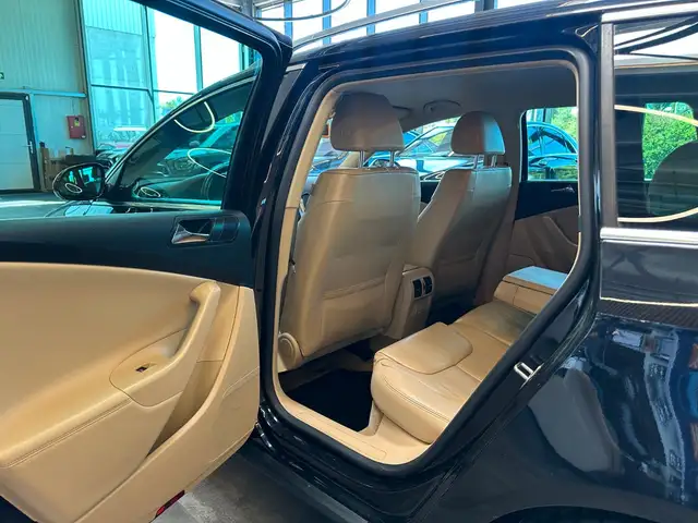 Volkswagen Passat view 29