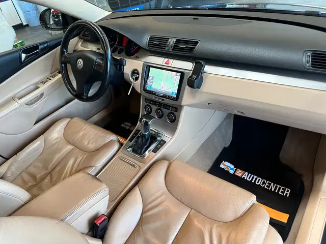Volkswagen Passat view 9