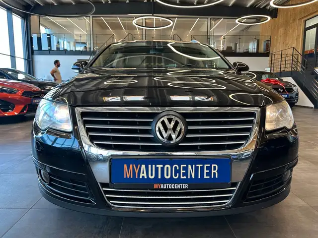 Volkswagen Passat view 20