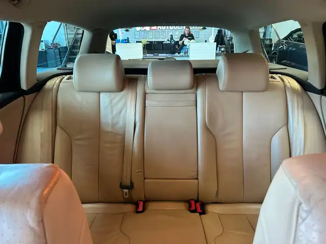 Volkswagen Passat view 11