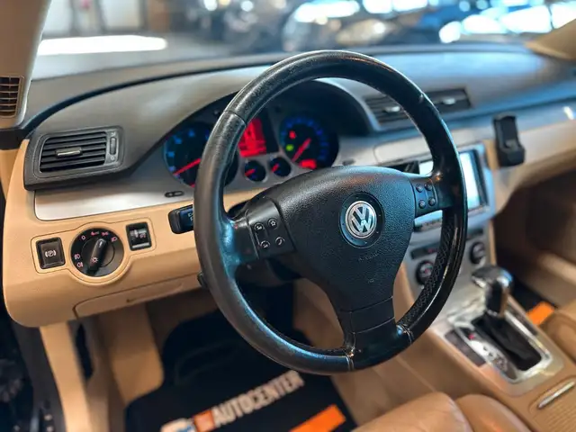 Volkswagen Passat view 10