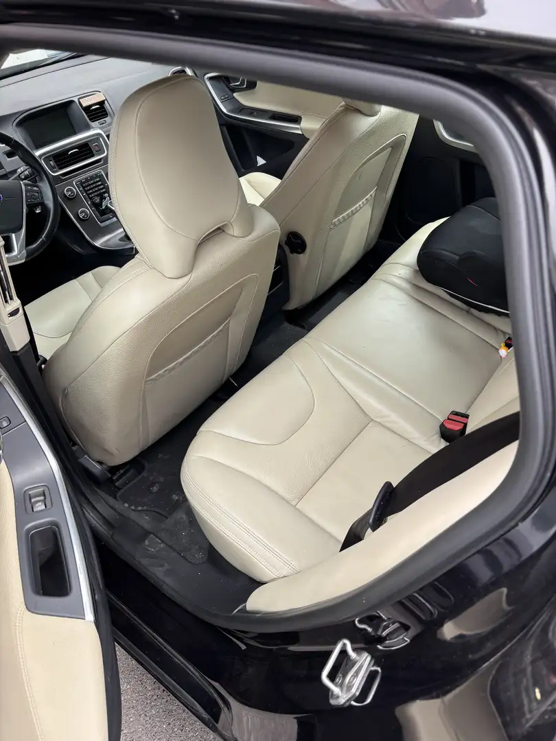 Volvo V60 1.6 D2 Summum Powershift - 1