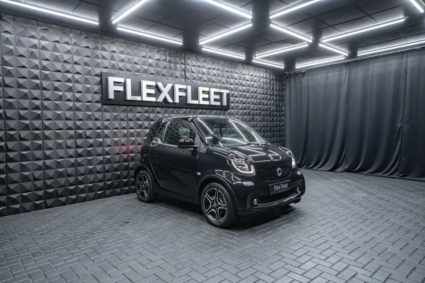 smart forTwo Turbo Coupe SportPaket Navi Kamera Schwarz - 1