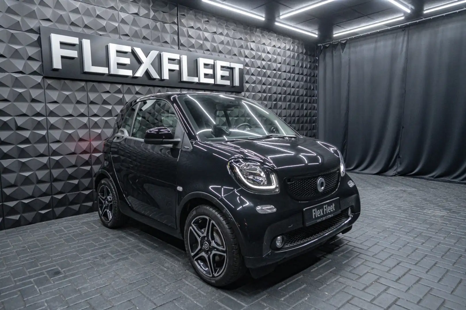 smart forTwo Turbo Coupe SportPaket Navi Kamera Schwarz - 2