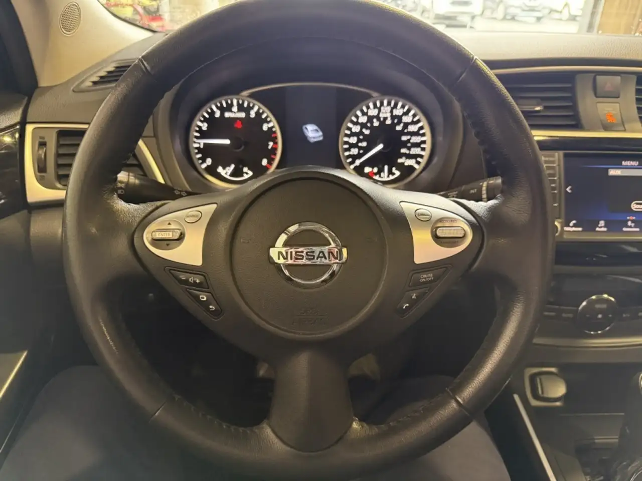 Nissan Sentra снимка Nissan Sentra