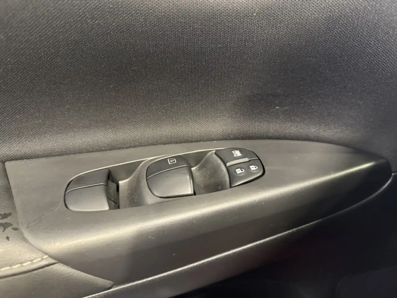Nissan Sentra снимка Nissan Sentra