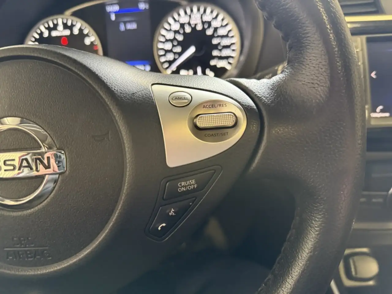 Nissan Sentra снимка Nissan Sentra