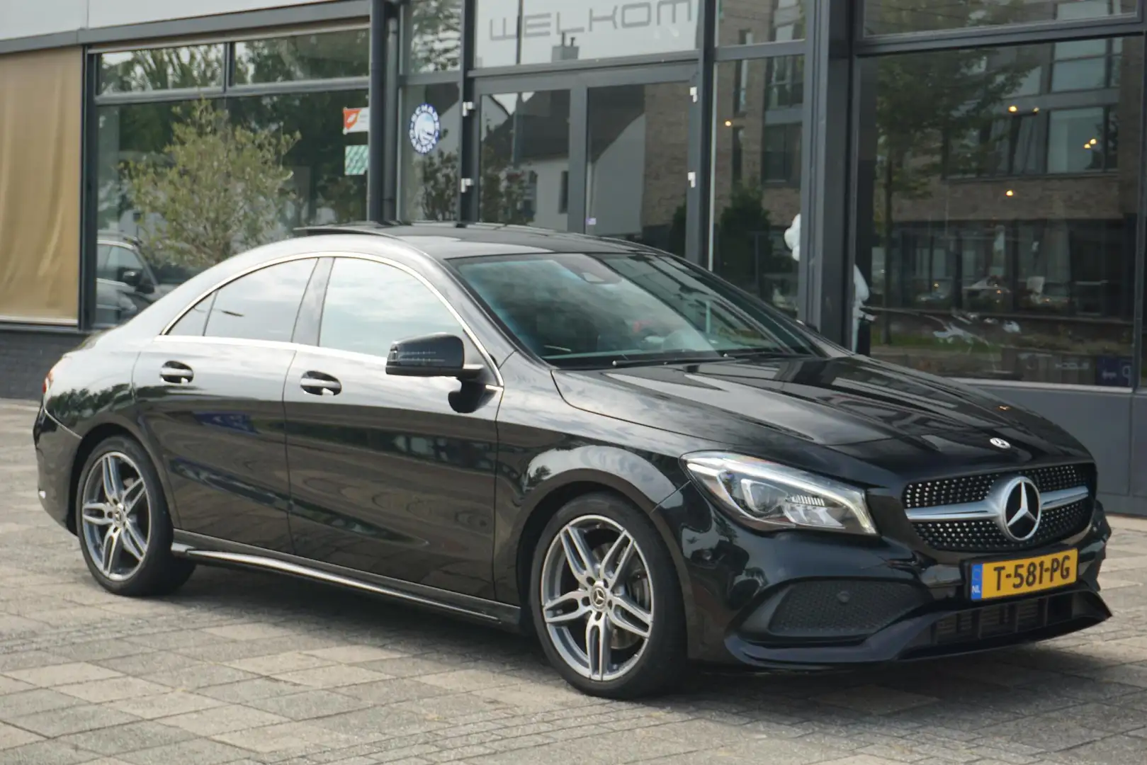 Mercedes-Benz CLA 250 Prestige | PANO | Trekhaak | Carplay Zwart - 2