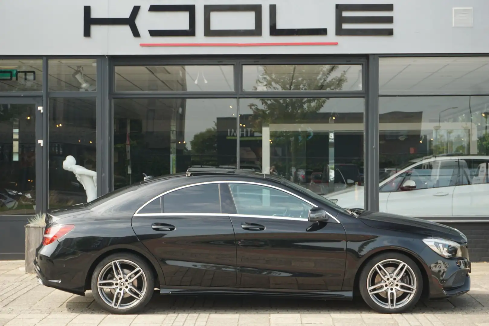 Mercedes-Benz CLA 250 Prestige | PANO | Trekhaak | Carplay Zwart - 1