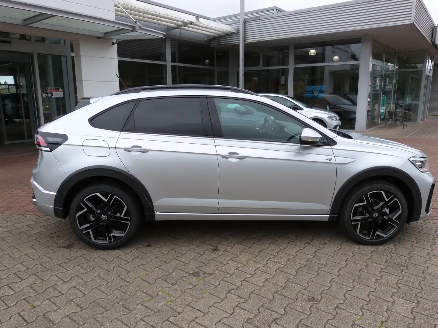 Volkswagen Taigo 1.5 TSI DSG R-Line 18Zoll LM Matrix ACC Kessy CAM Silber - 2