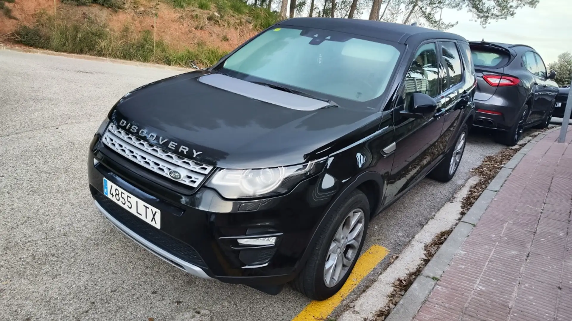 Land Rover Discovery Sport 2.0D SD4 R-Dynamic HSE AWD Auto 240 Negro - 2