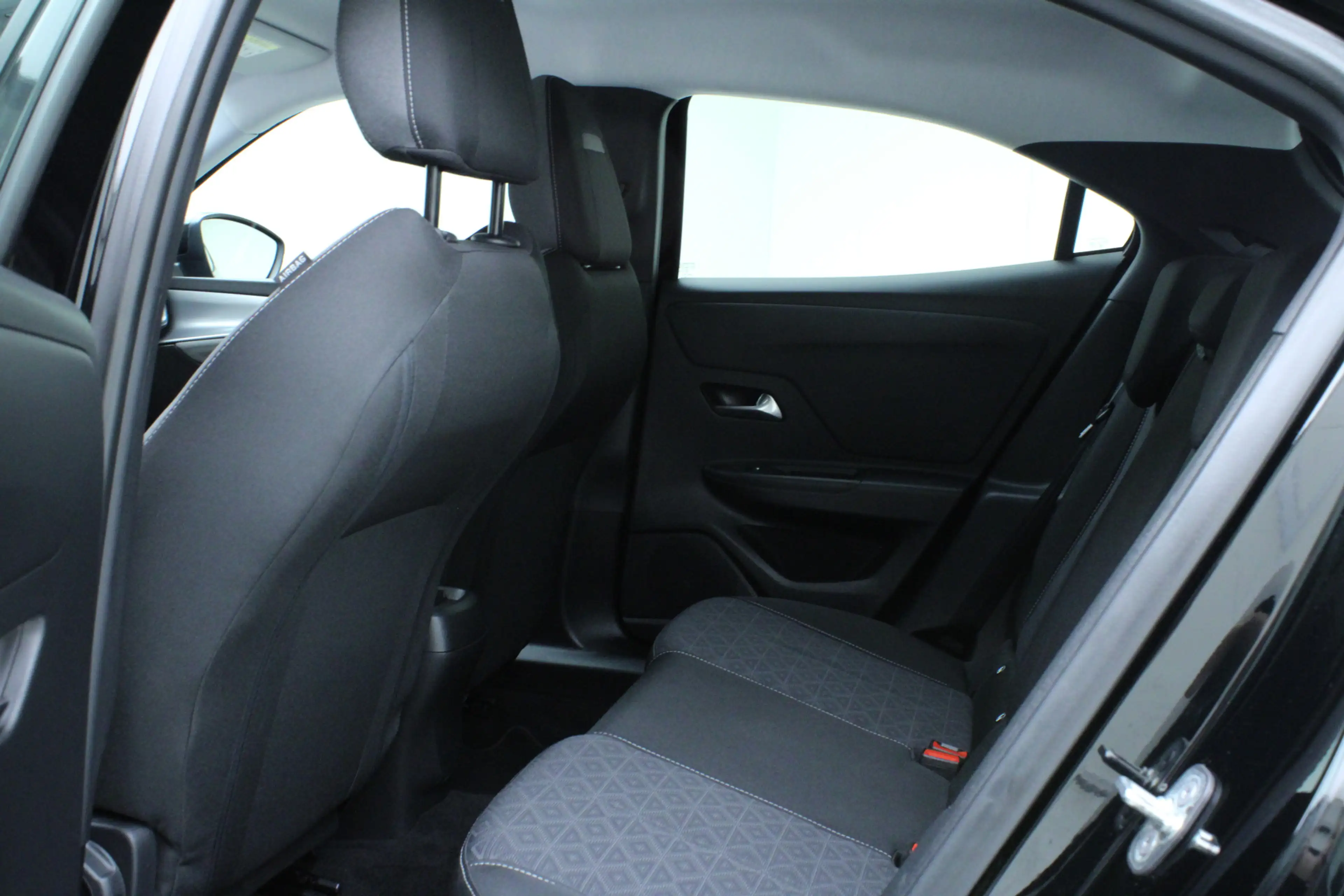 Opel Mokka-E Electric Level 2 50 kWh | Navi / Carplay / Cruise — photo 11