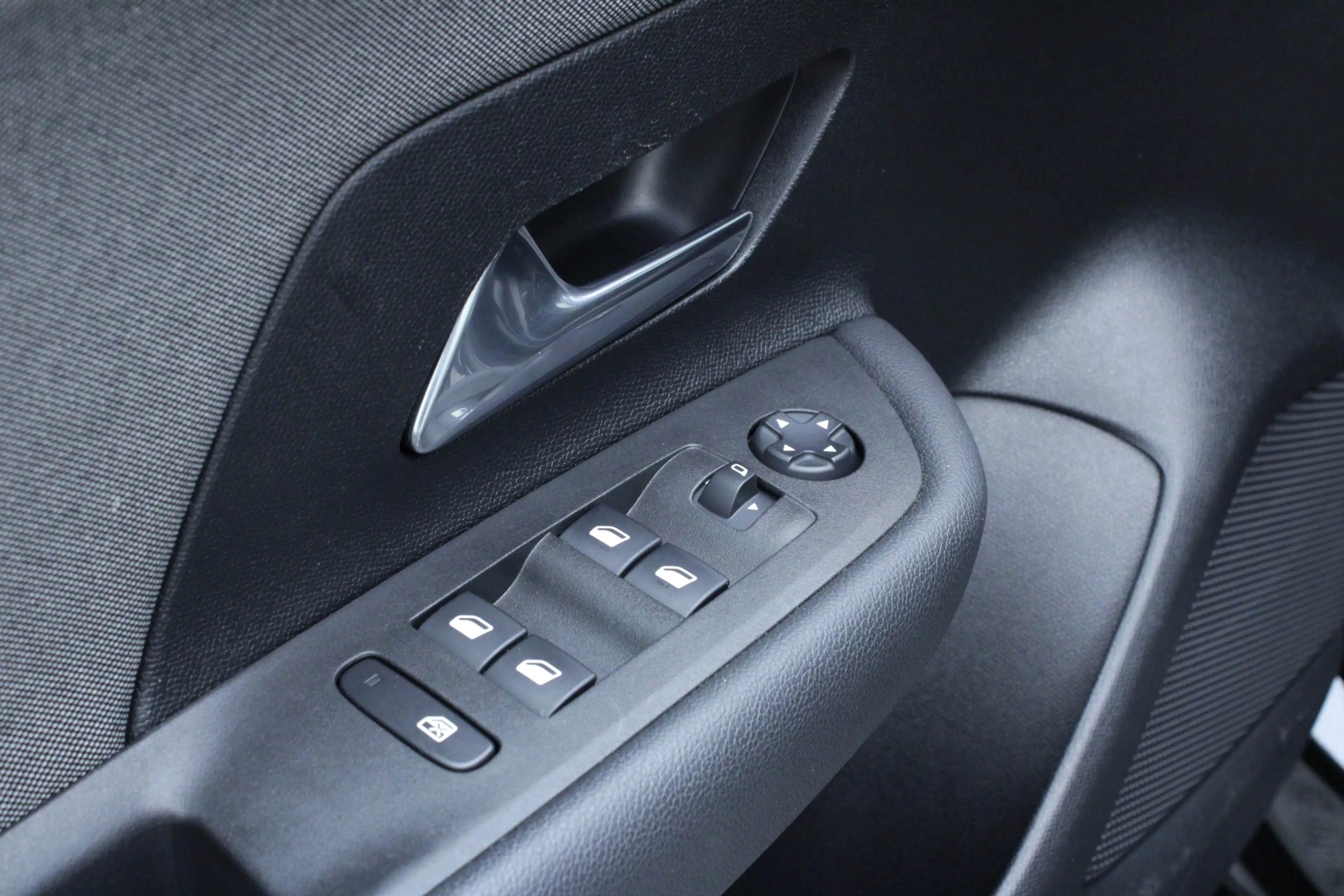 Opel Mokka-E Electric Level 2 50 kWh | Navi / Carplay / Cruise — photo 21