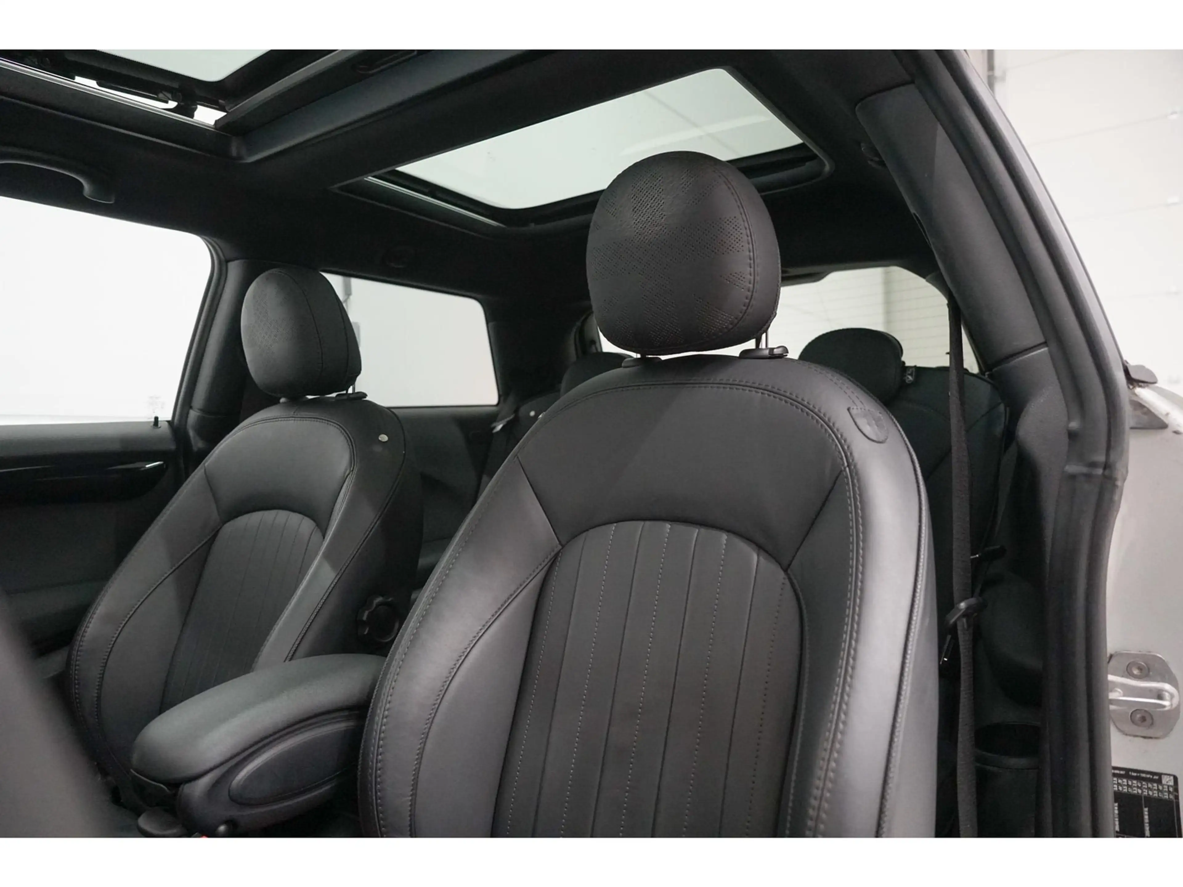 MINI John Cooper Works Mini 2.0 Panoramadak | Head Up | Comfort Access — photo 24