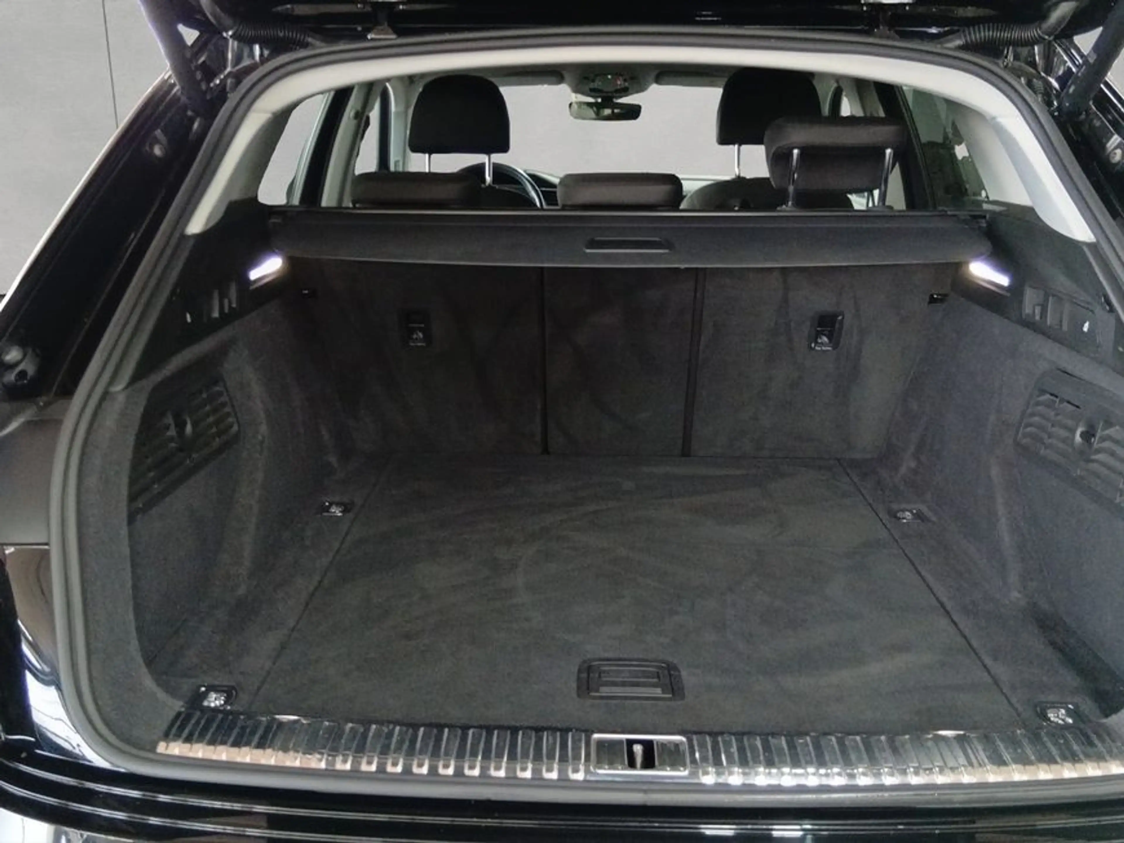 Audi e-tron 50 quattro — photo 6