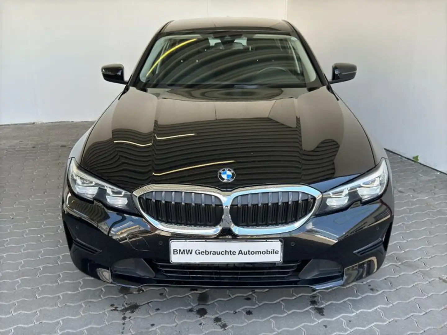 BMW 318 d Limousine Advantage Navi.LED.Sport-LR.PDCvh Schwarz - 2