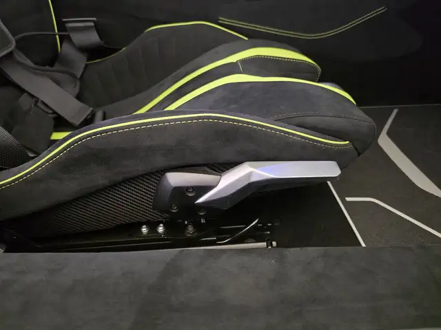 Lamborghini Huracan view 14