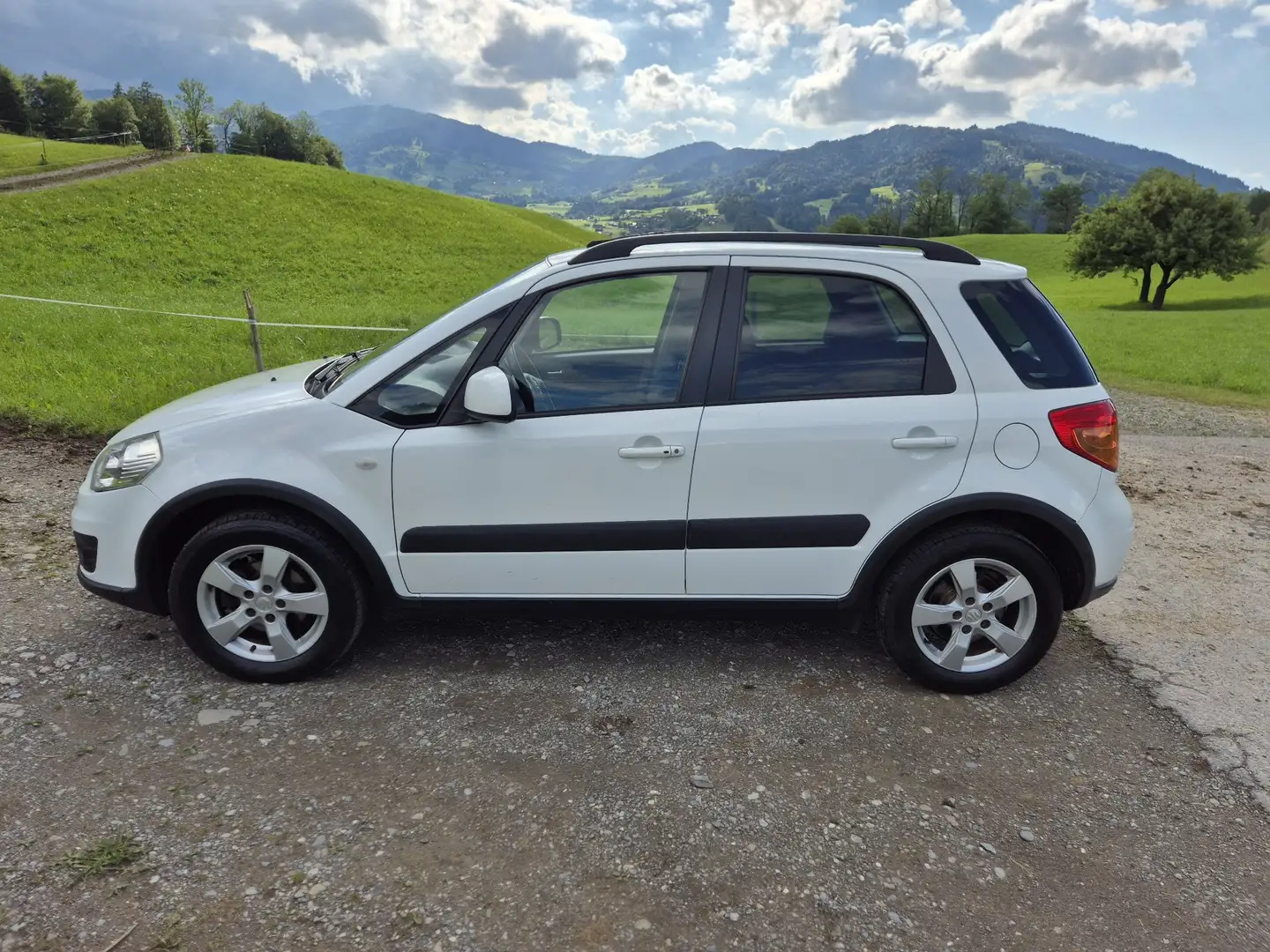 Suzuki SX4 1,6 GLX 4WD Traveller Weiß - 2