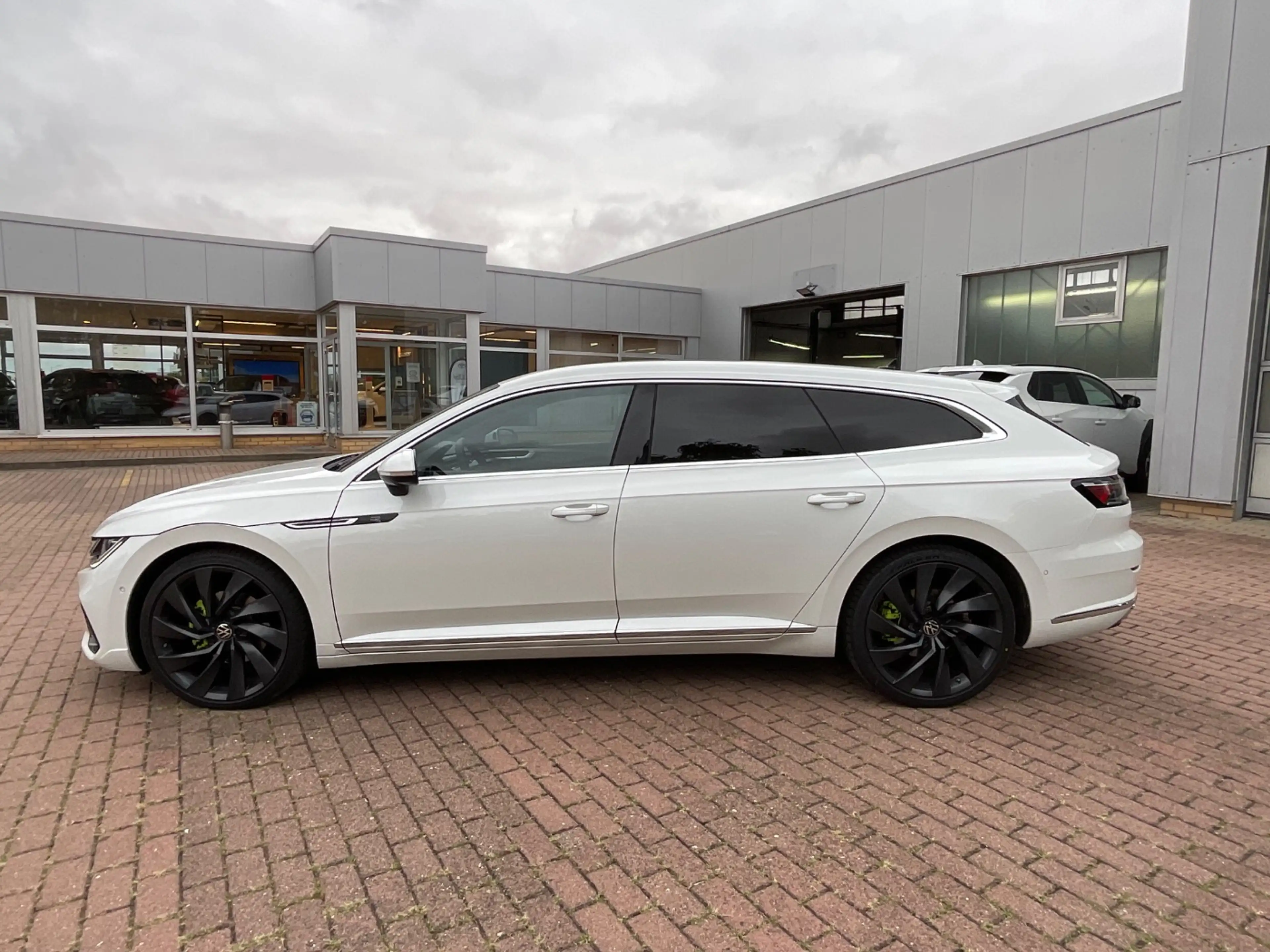 Volkswagen Arteon SB 2.0 TDI 4Motion R-Line ACC+AHK+LED+SD — photo 9